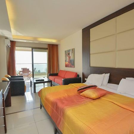 Hollywood Inn Boutique Hotel Jounieh Exterior photo