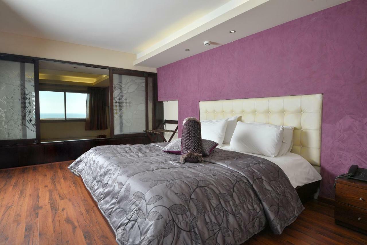 Hollywood Inn Boutique Hotel Jounieh Exterior photo
