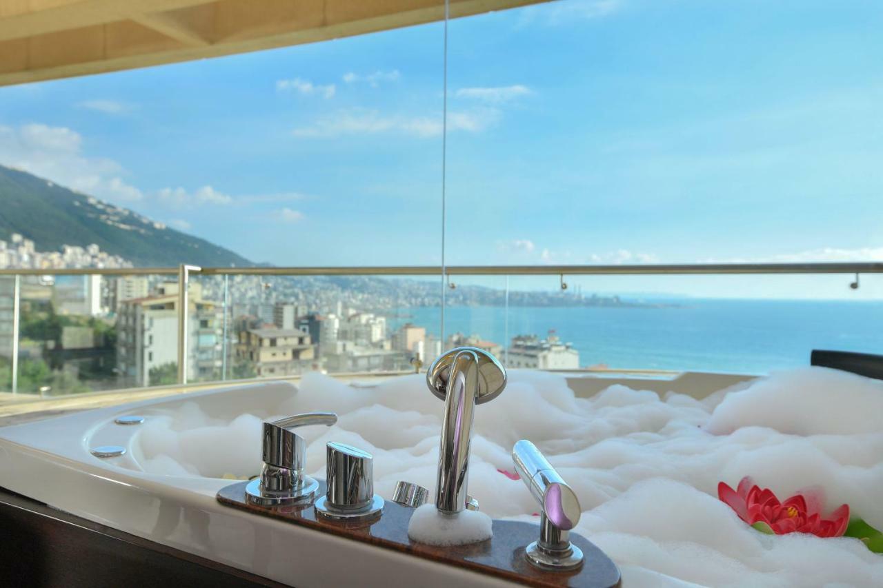 Hollywood Inn Boutique Hotel Jounieh Exterior photo