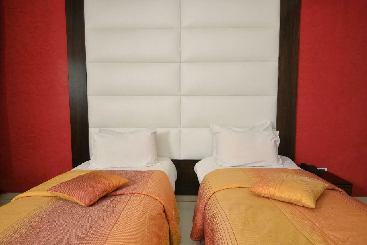 Hollywood Inn Boutique Hotel Jounieh Exterior photo