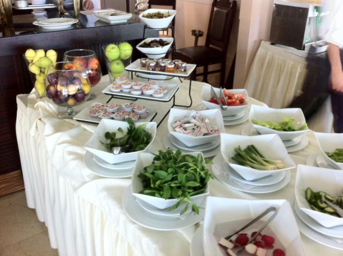 Hollywood Inn Boutique Hotel Jounieh Exterior photo